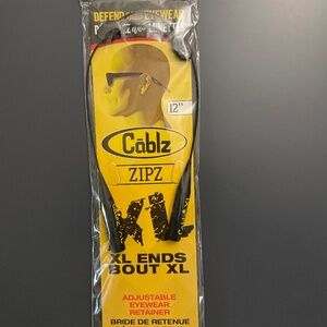 Adjustable eyewear retainer